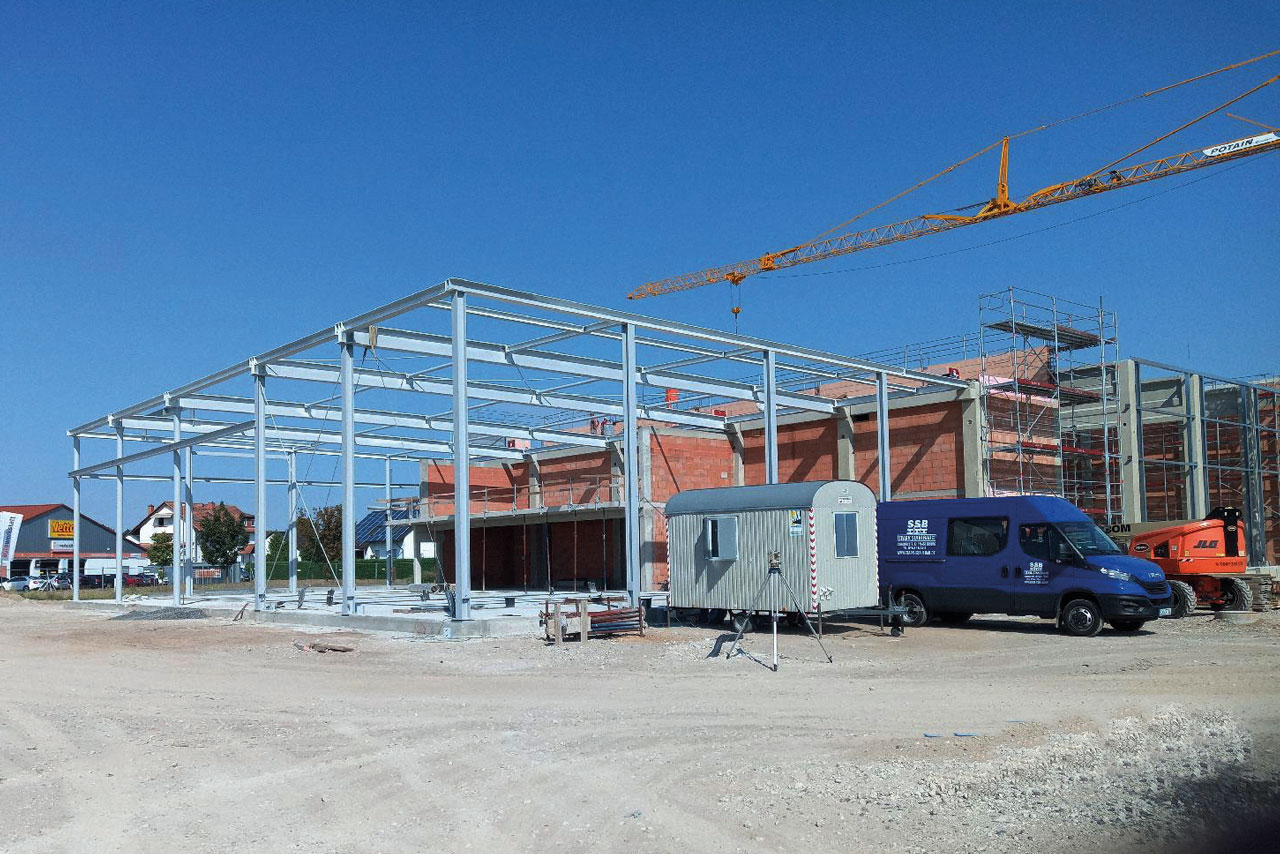 2022_Stahlkonstruktion-fuer-Autohaus_Bild-1_Projekte-2022_SSB-Stark-Stahlbau-GmbH